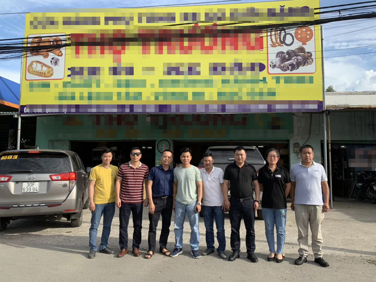 	General Manager of LKC Hydraulic Machinery Co., Ltd. and his team visited important customers in Vietnam.
