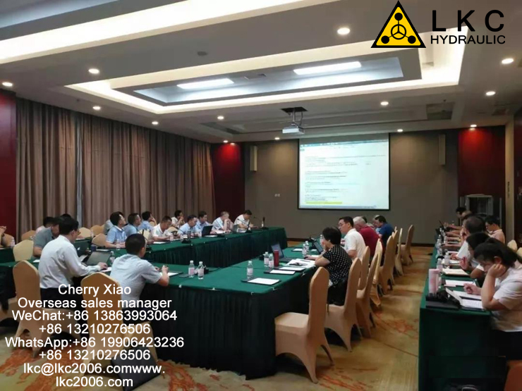 Experts Gathered for the Unified Standard Terminology of Hydraulic Industry.